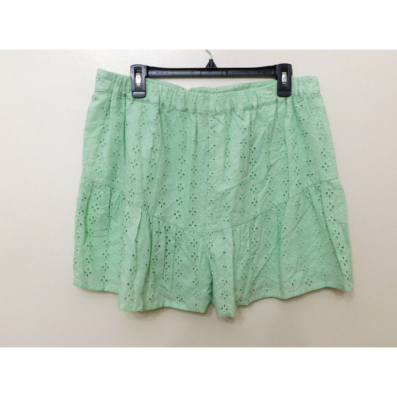 JR547 BCBGeneration Mint Green Cotton Eyelet Shorts Size L - Picture 3 of 3